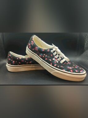 Women's Vans Women's Era Ditsy Floral Canvas Shoes- Size 8 Black with Flowers